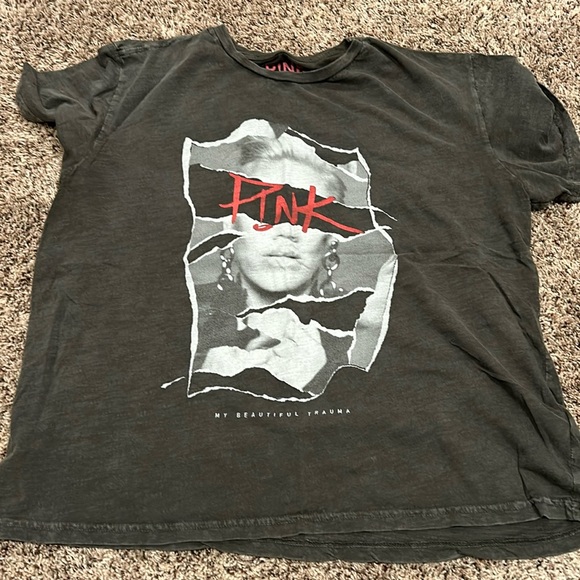 Lucky Brand P!nk tee - Picture 1 of 2